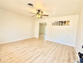 5330 Wellington Dr in Austin, TX - Building Photo - Building Photo