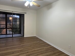 6019 Scotchwood Gln, Unit 201 in Orlando, FL - Building Photo - Building Photo