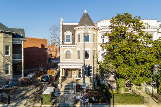 1531 Park Rd NW in Washington, DC - Foto de edificio - Building Photo