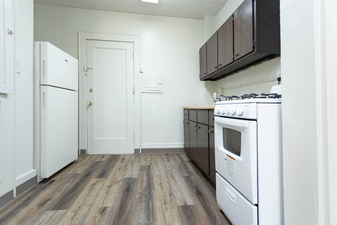 502 University Apartments in Syracuse, NY - Foto de edificio