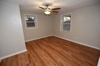 10 Link St in Greenville, SC - Building Photo - Building Photo