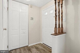 7727 Eagles Head Ct in Rockville, MD - Building Photo - Building Photo