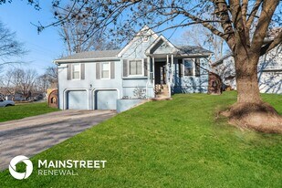 1821 SW West View Cir in Blue Springs, MO - Building Photo