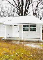 4805 Toledo Ln in Louisville, KY - Building Photo