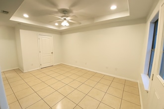2410 W Hackberry Ave, Unit 2 in McAllen, TX - Foto de edificio - Building Photo