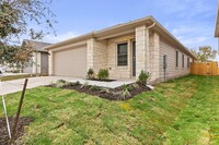 280 Granary Dr in Uhland, TX - Building Photo - Building Photo