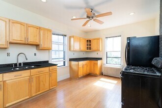 77 Savin Hill Ave in Boston, MA - Foto de edificio - Building Photo