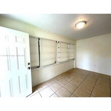 1015 NW 42nd St in Miami, FL - Building Photo - Building Photo