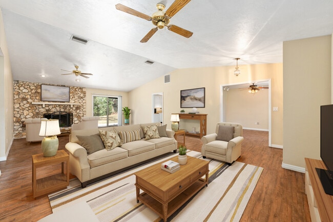 3963 SE 17th Pl in Ocala, FL - Building Photo - Building Photo