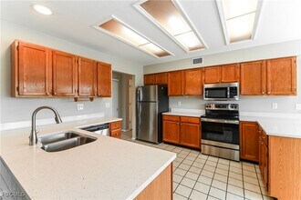 17609 Brentwood Ct in Ft. Myers, FL - Building Photo - Building Photo