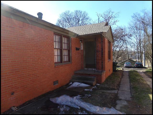 property at 2320 S Louisiana St