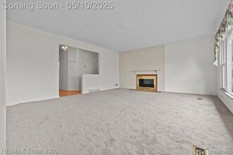 25152 Fairway Dr in Dearborn, MI - Building Photo - Building Photo