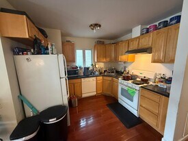 208 Cambridge Ave in Jersey City, NJ - Building Photo