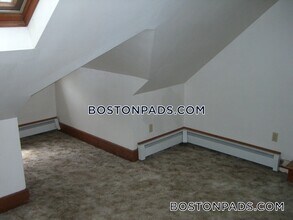 85 Brown St, Unit 2 in Waltham, MA - Building Photo - Building Photo