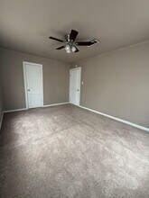 6416 32nd St in Groves, TX - Building Photo - Building Photo