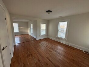 164 Hanover St, Unit 2nd floor in Bridgeport, CT - Building Photo - Building Photo