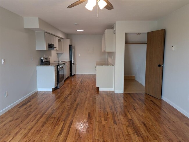 420 Woodward Rd in North Providence, RI - Building Photo - Building Photo
