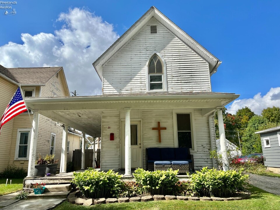 71 Jackson St in Tiffin, OH - Foto de edificio