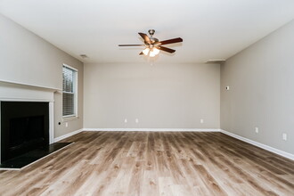 11703 Sarah Loop in Hampton, GA - Building Photo - Building Photo