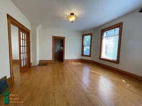 2005 NE Taylor St in Minneapolis, MN - Building Photo - Building Photo