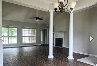 68 Silver Pointe Dr in Elmore, AL - Building Photo - Building Photo