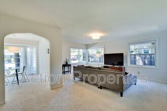 1684 California St in Mountain View, CA - Building Photo - Building Photo
