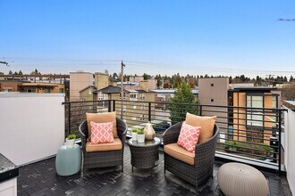 5114 24th Ave NE in Seattle, WA - Building Photo - Building Photo
