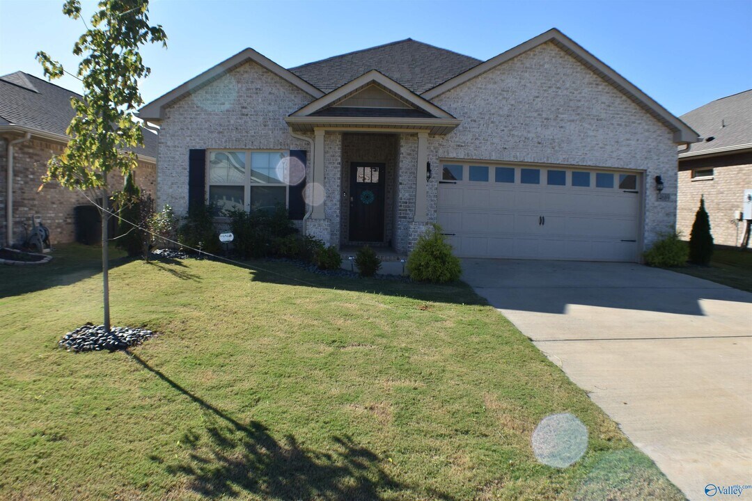 14689 Norfleet Dr in Athens, AL - Building Photo