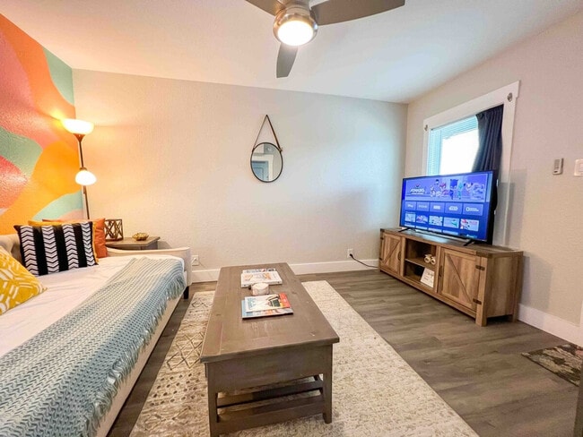 1112 Morgan Ave in Corpus Christi, TX - Foto de edificio - Building Photo