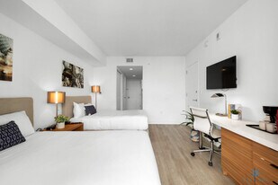 2602 E Hallandale Beach Blvd, Unit SI ID1227303P in Hallandale Beach, FL - Building Photo