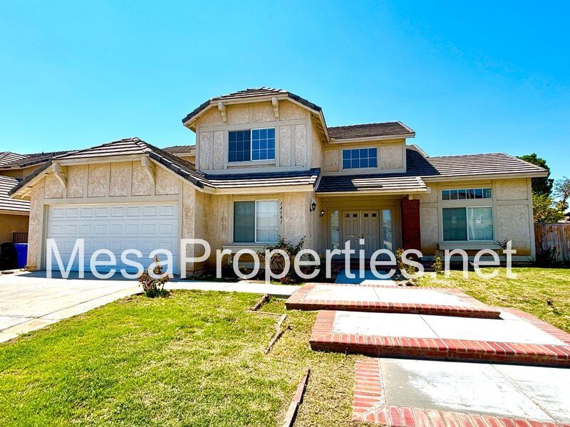 14581 King Canyon Rd in Victorville, CA - Building Photo