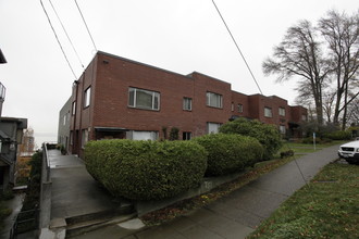 View Crest Apartments in Seattle, WA - Foto de edificio - Building Photo