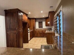 304 Livoti Ave in Roseville, CA - Building Photo - Building Photo