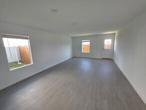 12132 Morgan Dr in Aubrey, TX - Building Photo - Building Photo