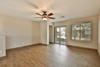 17420 W Calavar Rd in Surprise, AZ - Foto de edificio - Building Photo