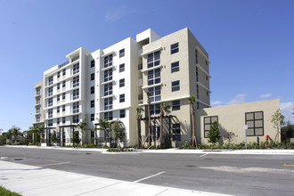 City Vista in Pompano Beach, FL - Foto de edificio - Building Photo