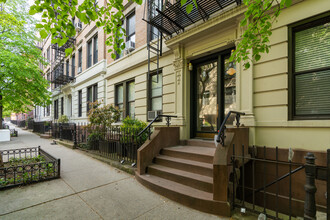 118 Sterling Pl in Brooklyn, NY - Foto de edificio - Building Photo