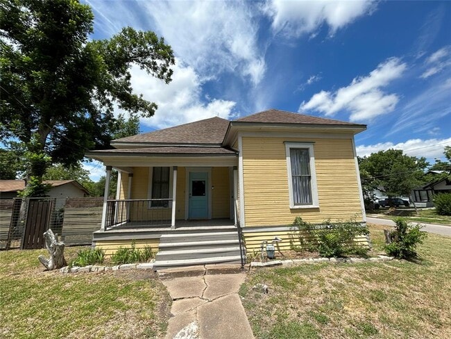 property at 1009 Kimbro St