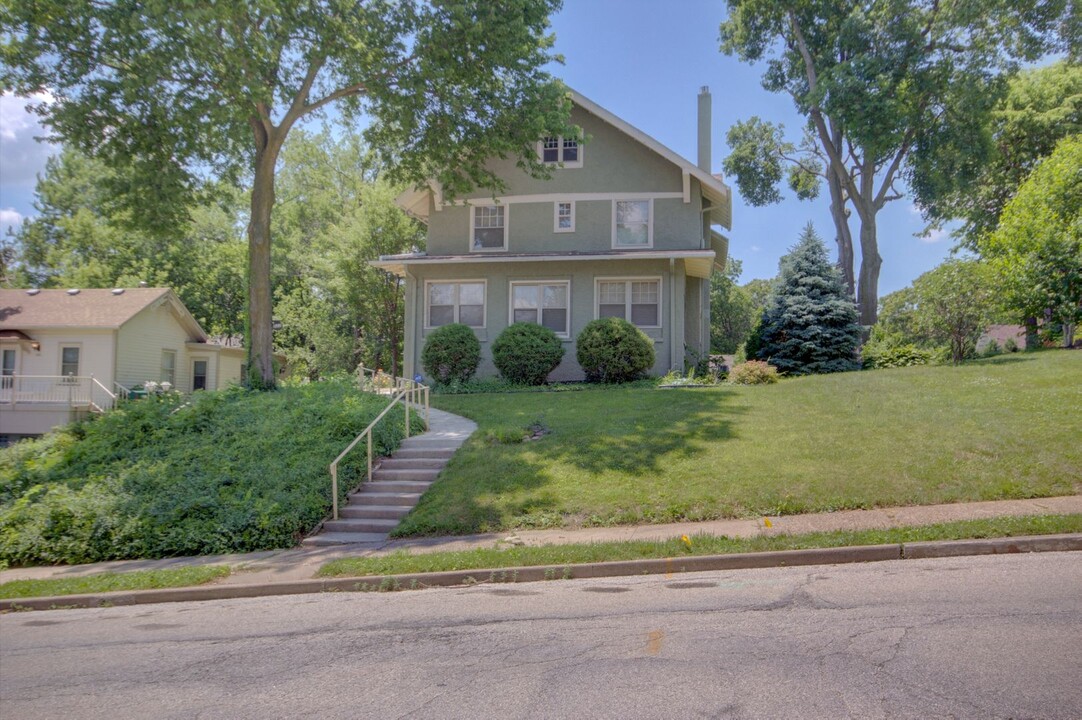 822 Mississippi Ave in Davenport, IA - Building Photo