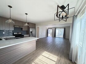 733 Alabama St in Huntington Beach, CA - Building Photo