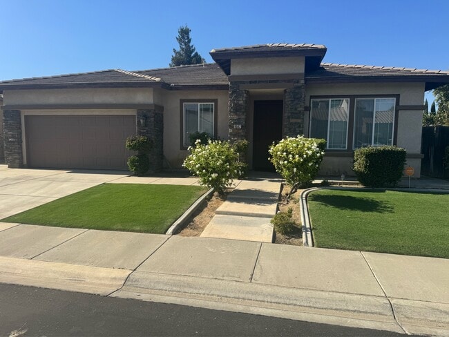 9502 Stonewall Ln in Bakersfield, CA - Building Photo - Building Photo