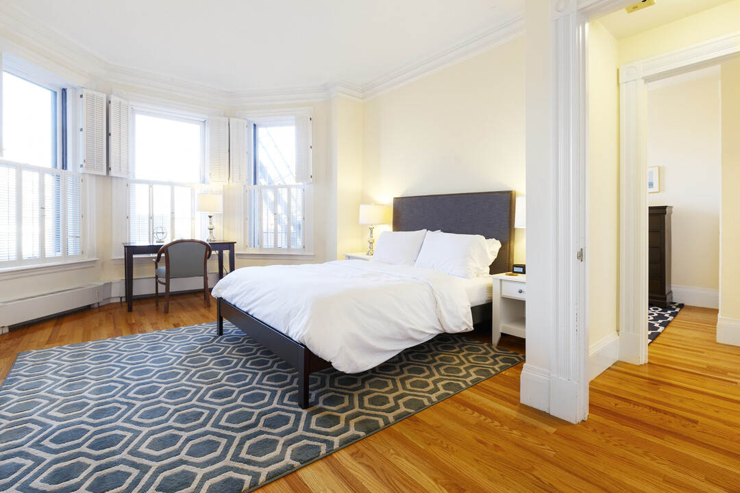 387 Commonwealth Ave in Boston, MA - Building Photo