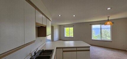 2251 High View Ln NW in Bremerton, WA - Building Photo - Building Photo