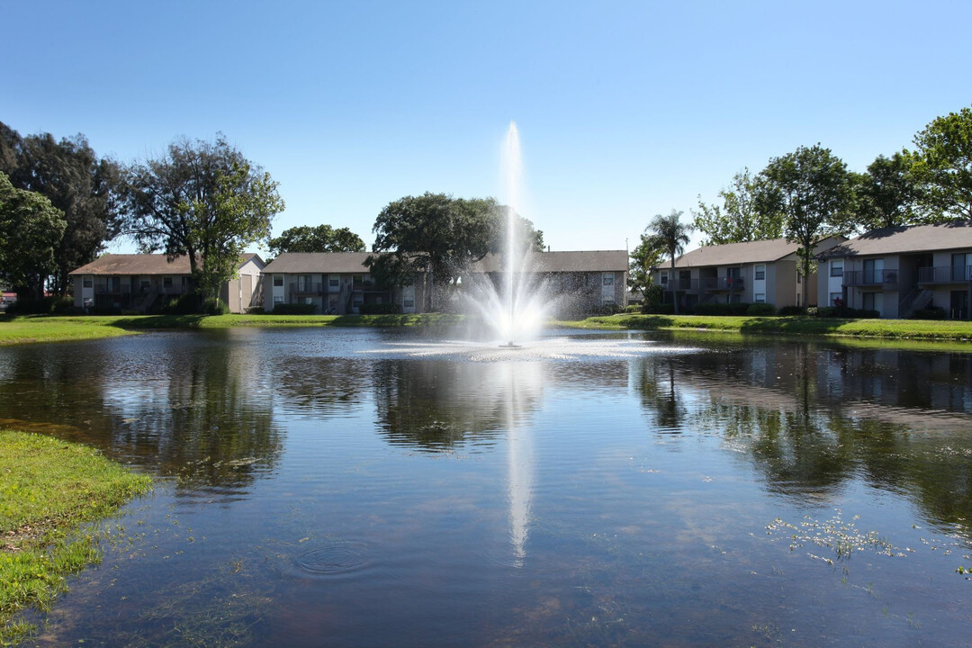 Four Lakes at Clearwater in Clearwater, FL - Building Photo