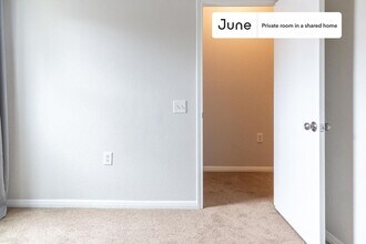Private bedroom in 5 bed/2 bath Home in Austin, TX - Building Photo - Building Photo