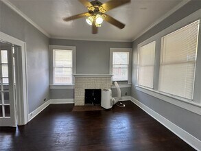 4430 Bell St in Houston, TX - Building Photo - Building Photo