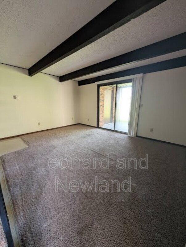 6320 Carolina Rd in Nashport, OH - Building Photo - Building Photo