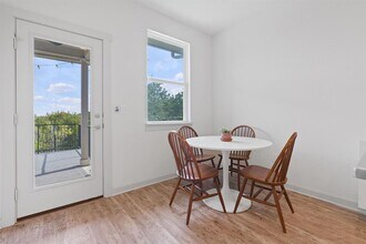 7713 Lowenfield Dr in Austin, TX - Building Photo - Building Photo