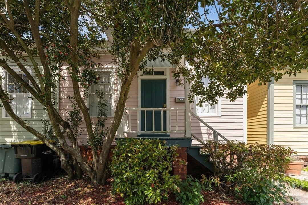 526 E Charlton St in Savannah, GA - Building Photo