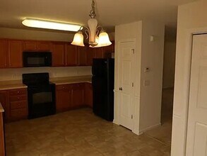 3922 Woodcliff Dr in Winston-Salem, NC - Foto de edificio - Building Photo